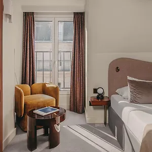 **** Otel Belloy Saint Germain Fransa