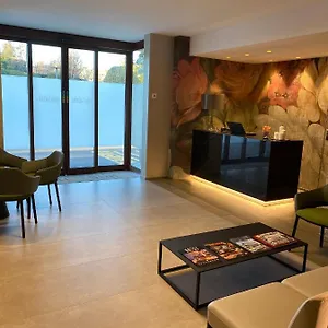 https://iris-mhotel.it-lombardy.com